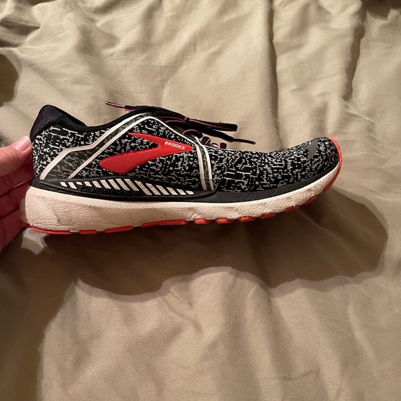 Brooks adrenaline 8.5 EUC - Picture 5 of 6